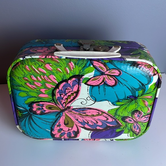 Vintage Hippie era flower power mini suitcase with key retro style - Picture 8 of 16